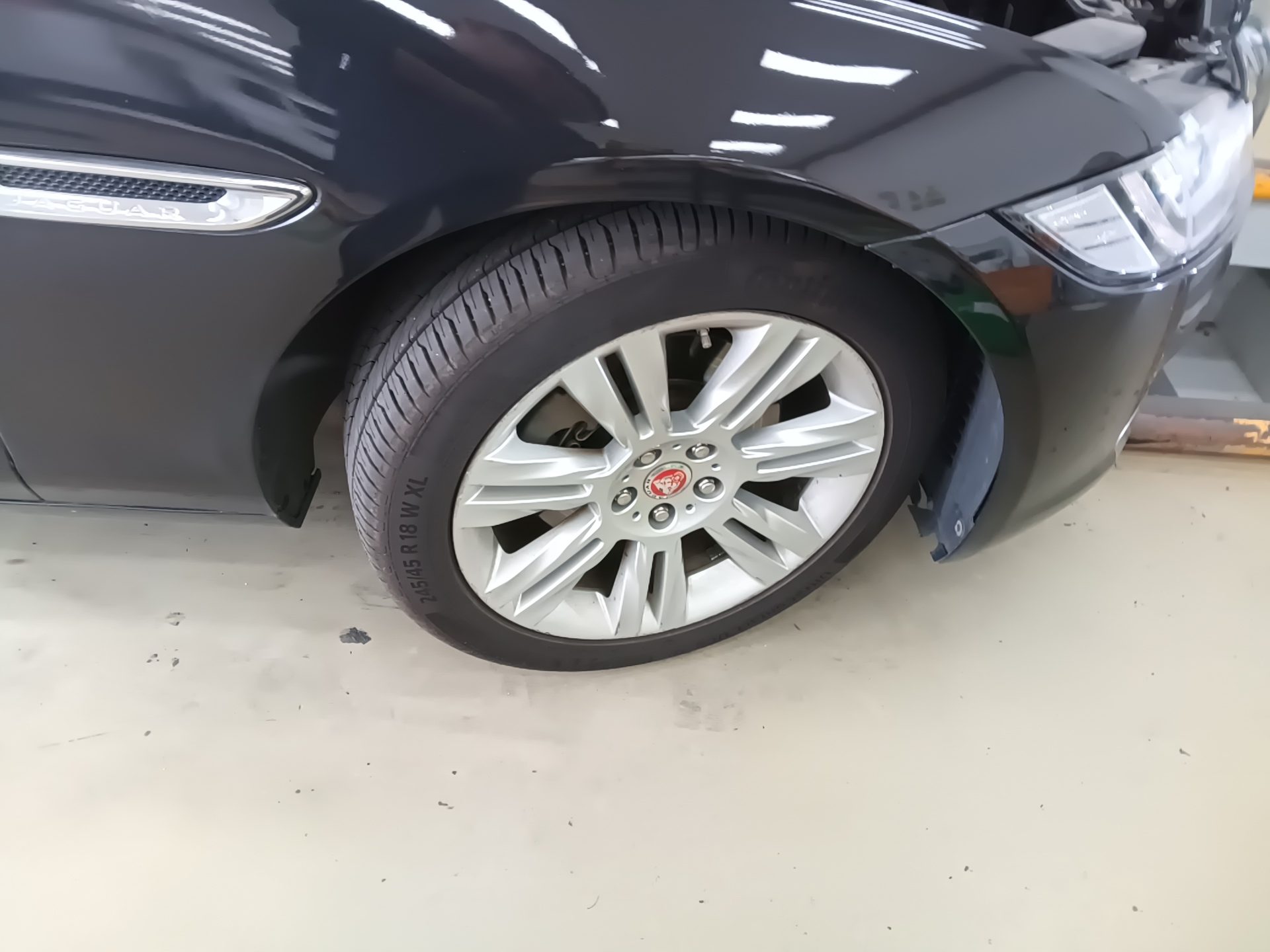 جاكوار Xf 2018