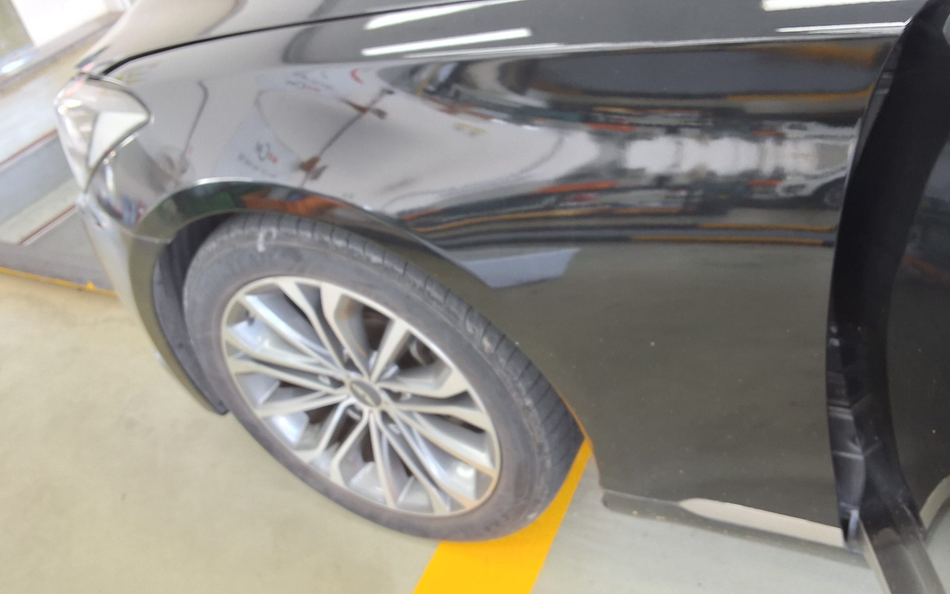 هيونداي جينيسيس Dh G330 مودرن 2015 بريميوم