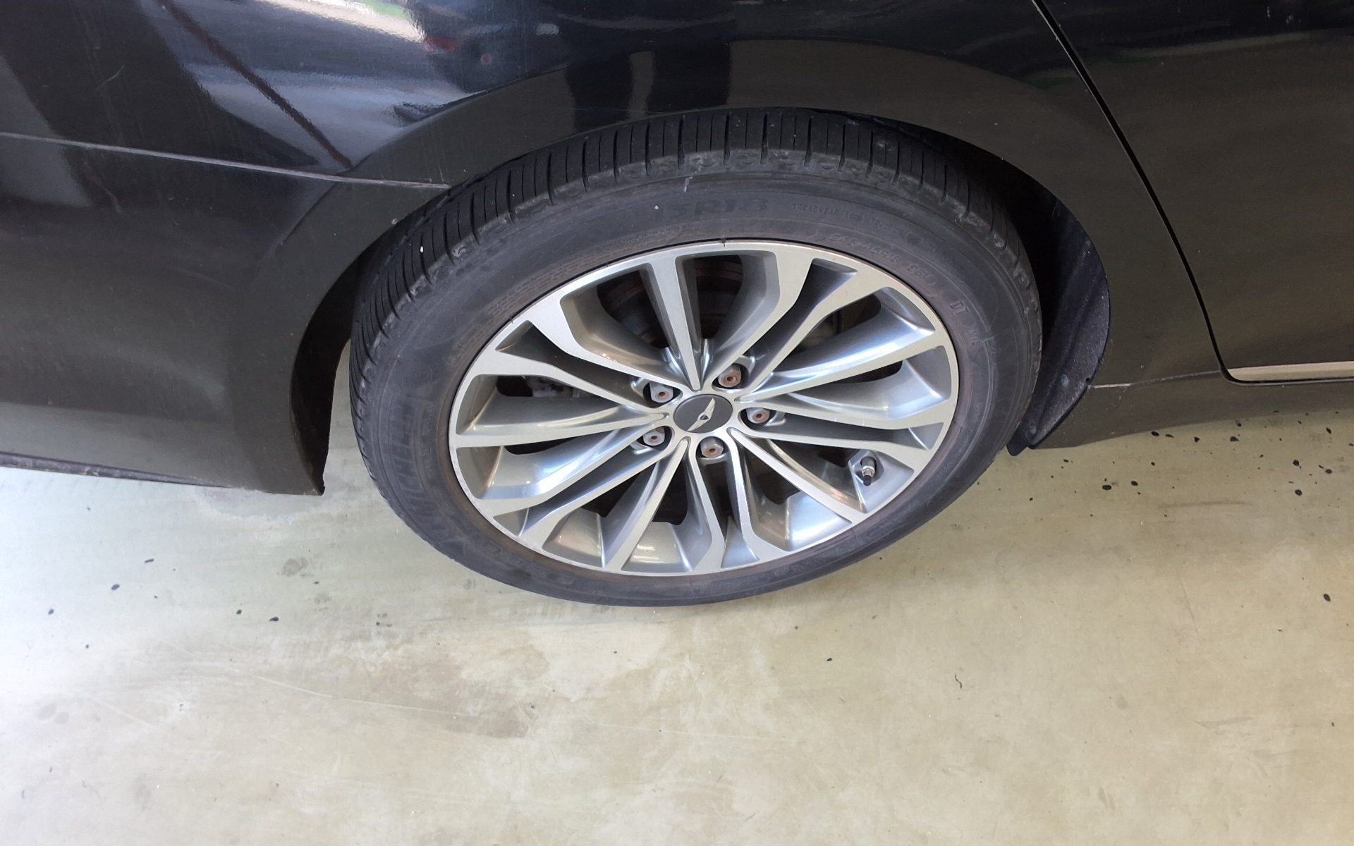 هيونداي جينيسيس Dh G330 مودرن 2015 بريميوم