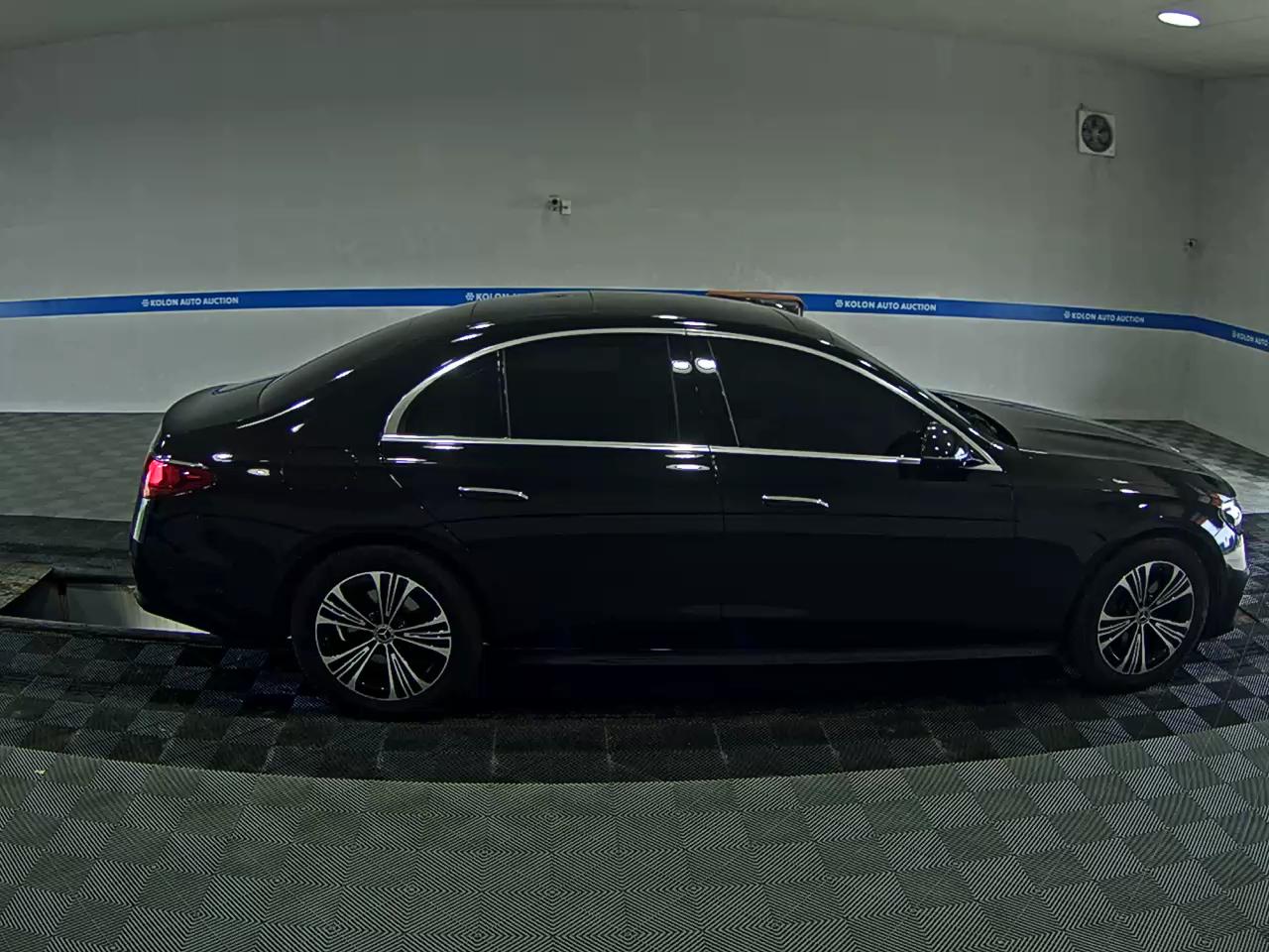 مرسيدس بنز E Class 2025 E200