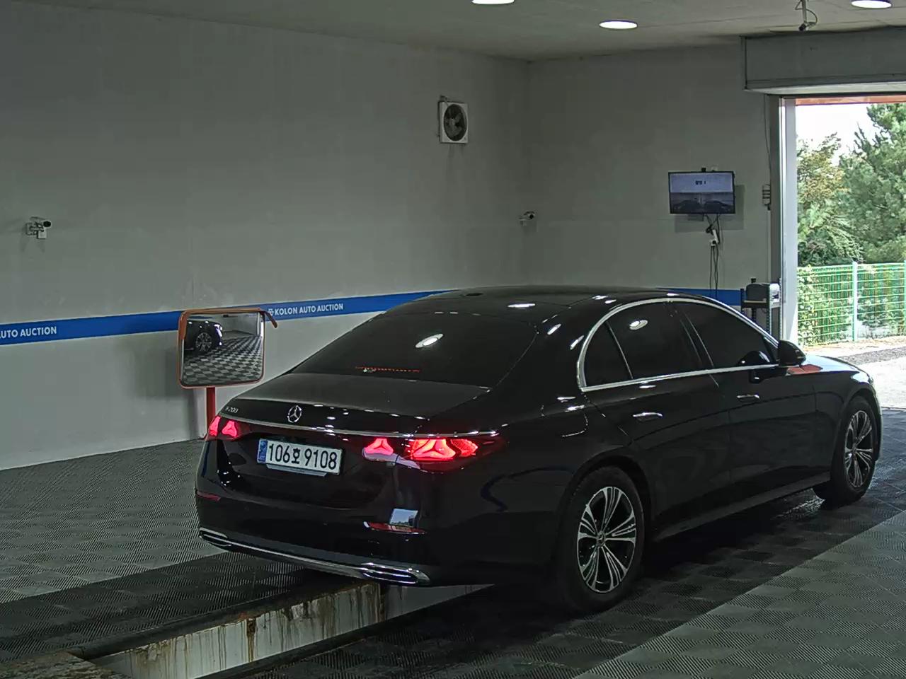 مرسيدس بنز E Class 2025 E200