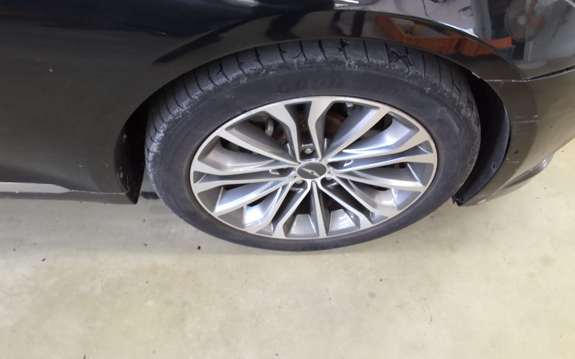 هيونداي جينيسيس Dh G330 مودرن 2015 بريميوم