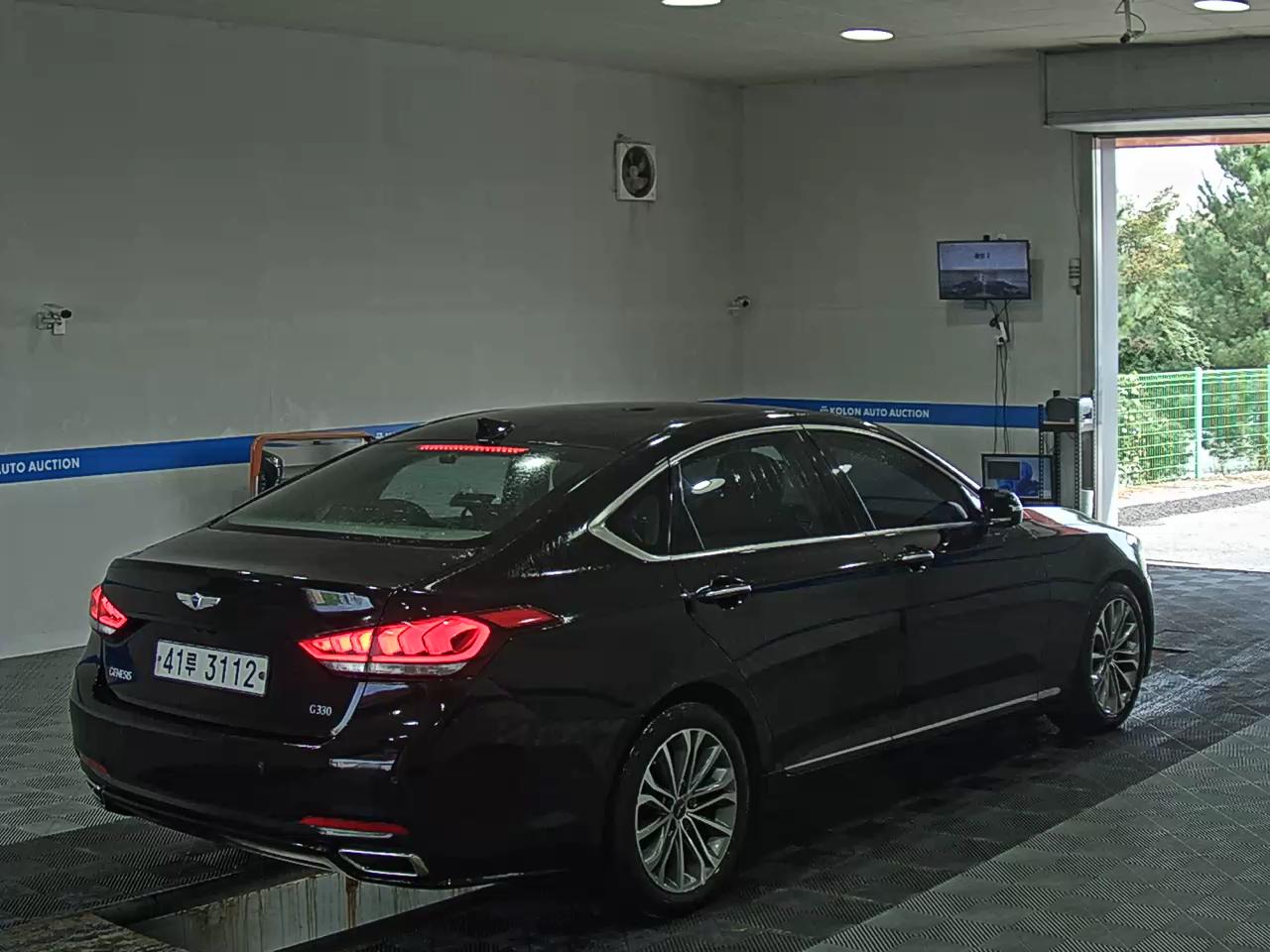 هيونداي جينيسيس Dh G330 مودرن 2015 بريميوم