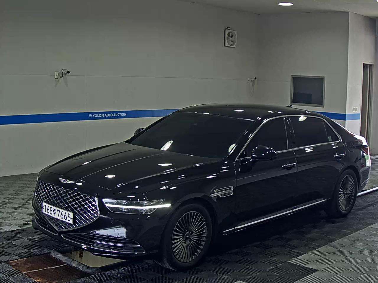 Genesis G90