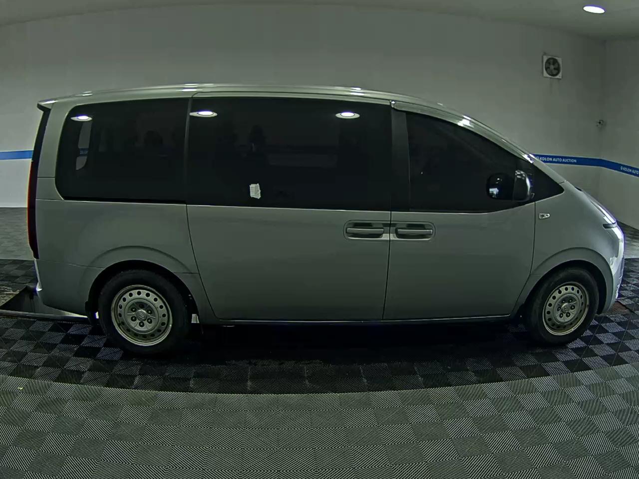 هيونداي ستاريا 2022 SMART