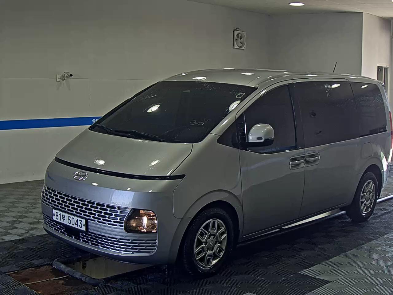 Hyundai Staria