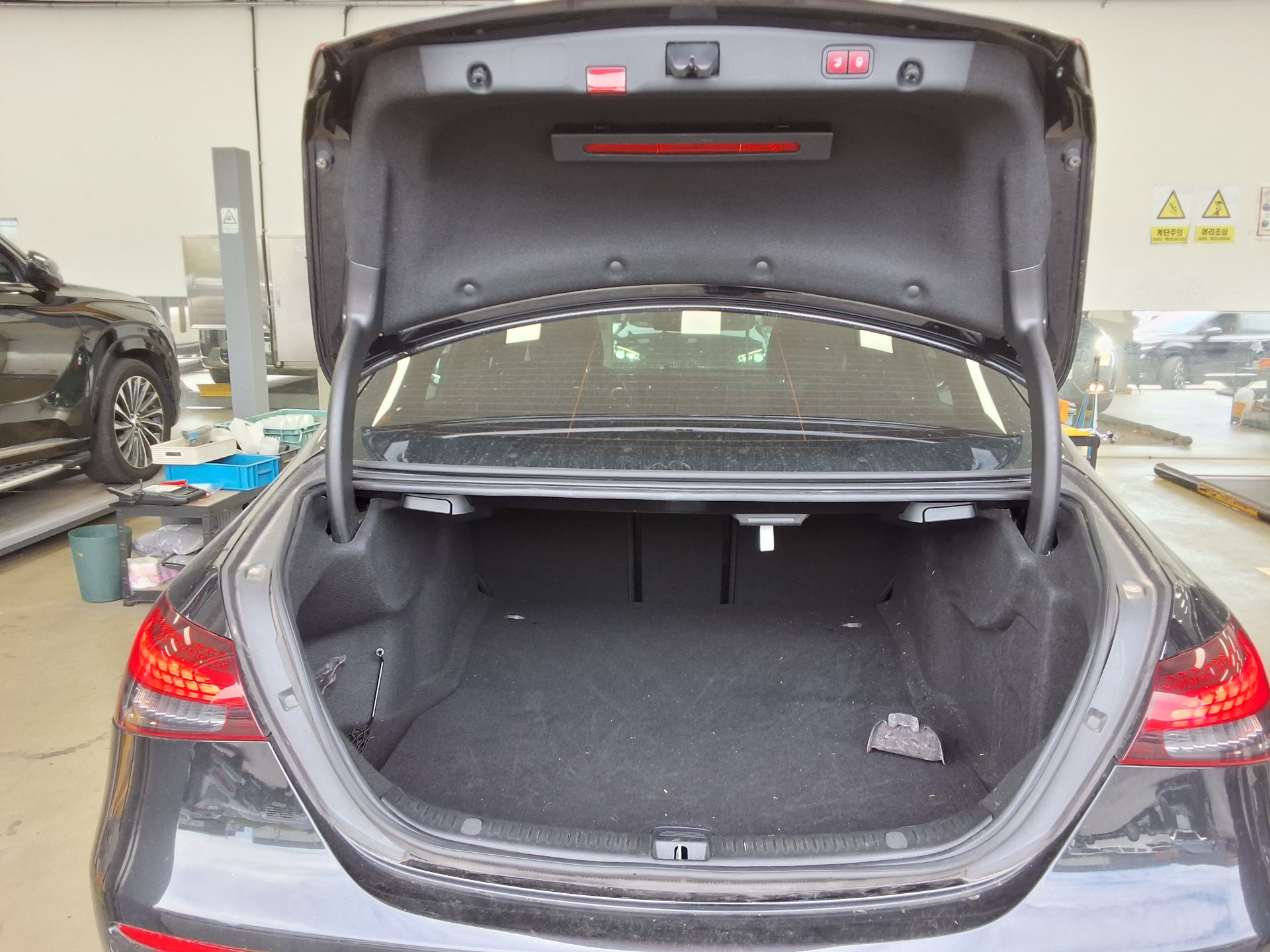 مرسيدس بنز E Class 2022 4MATIC LINE