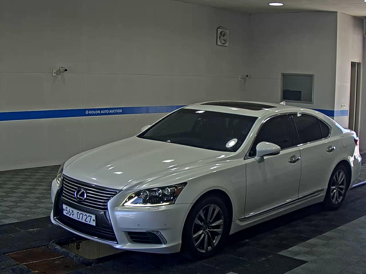 Lexus LS
