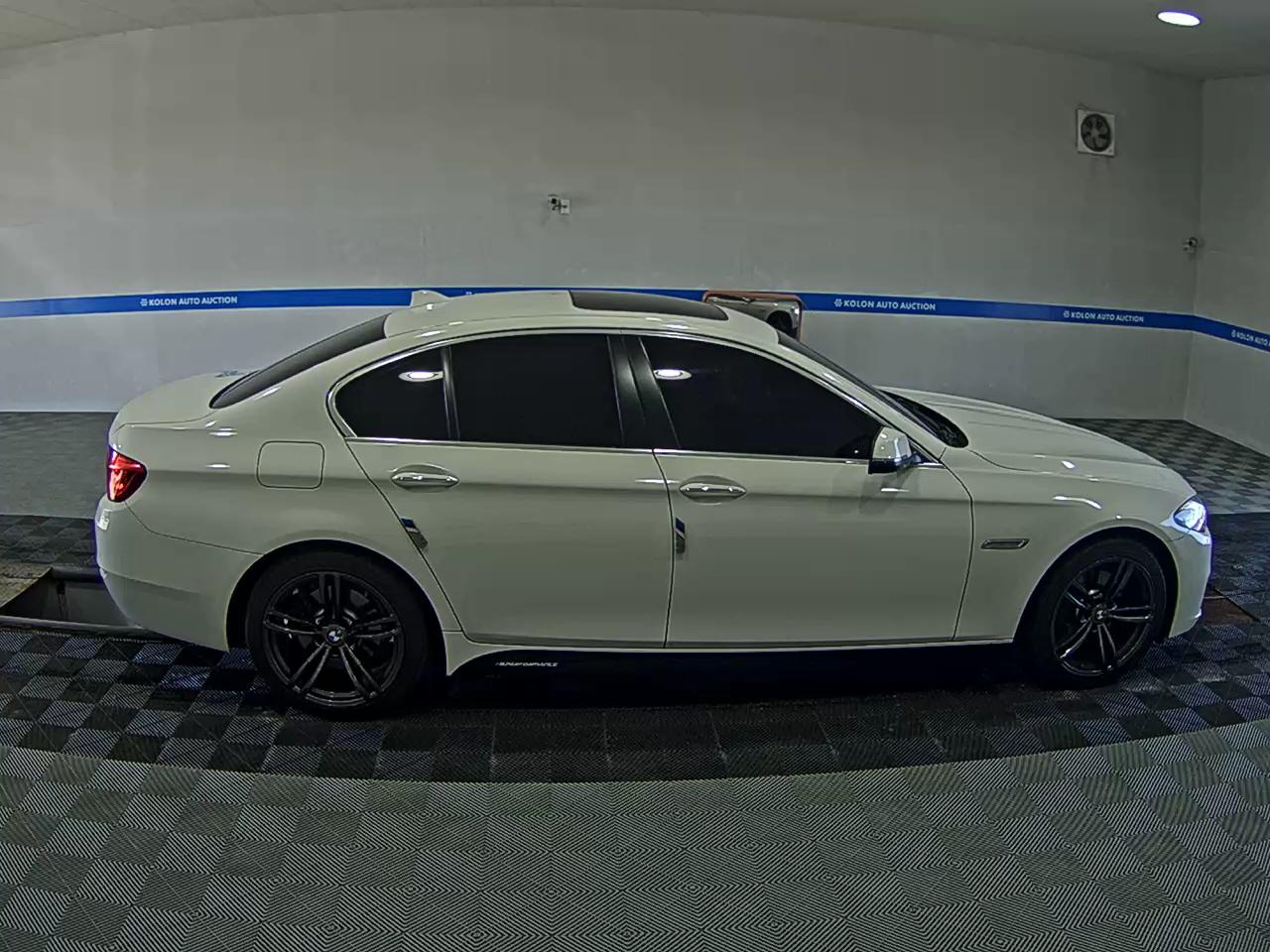 بي إم دبليو 5 Series 2014 520d