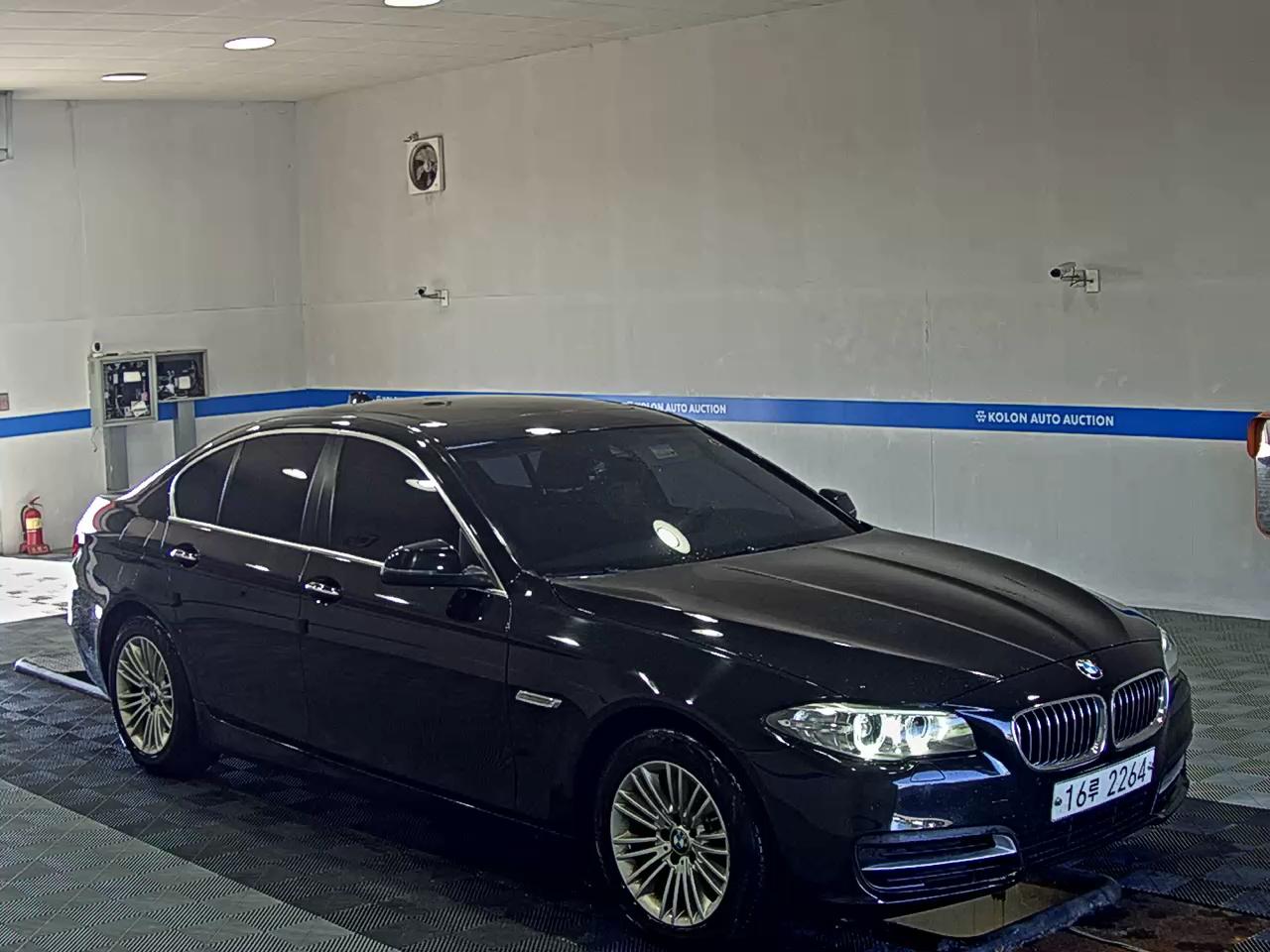 بي إم دبليو 5 Series 2015 520d