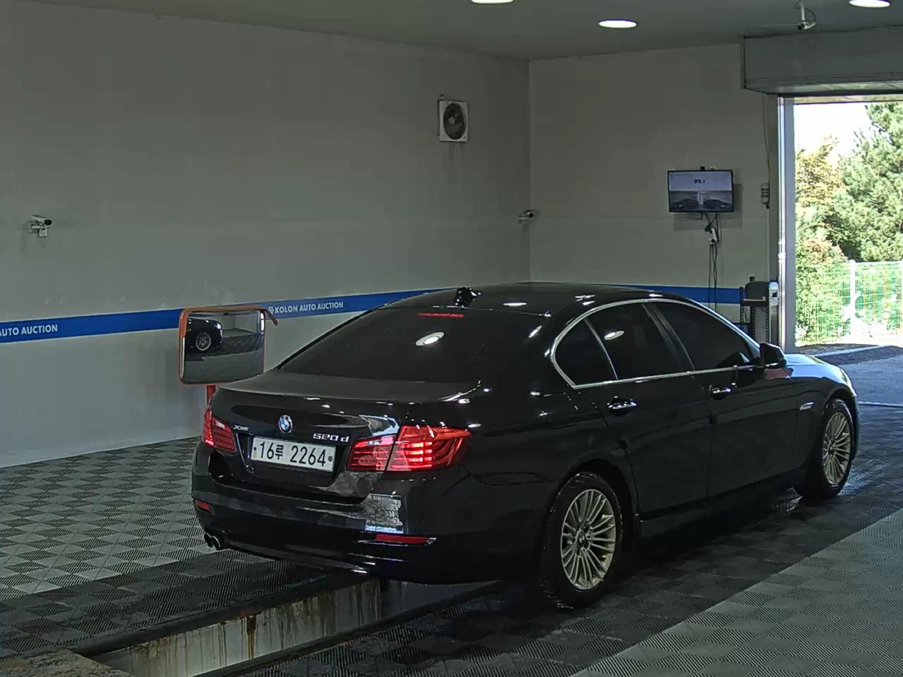 بي إم دبليو 5 Series 2015 520d