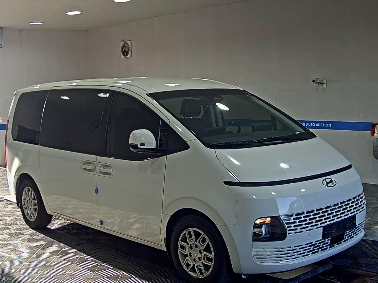 هيونداي ستاريا 2023 MODERN