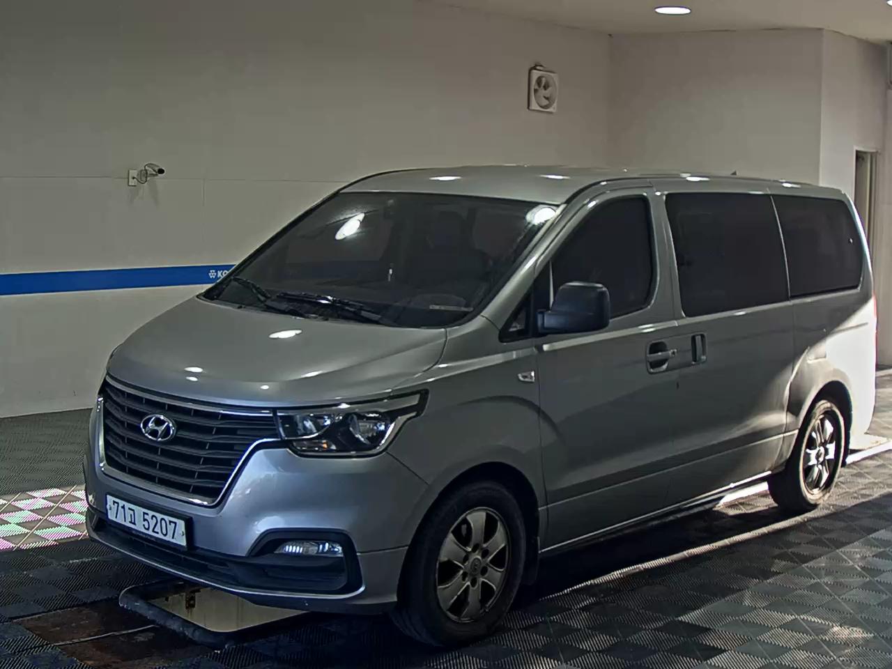 Hyundai Grand Starex