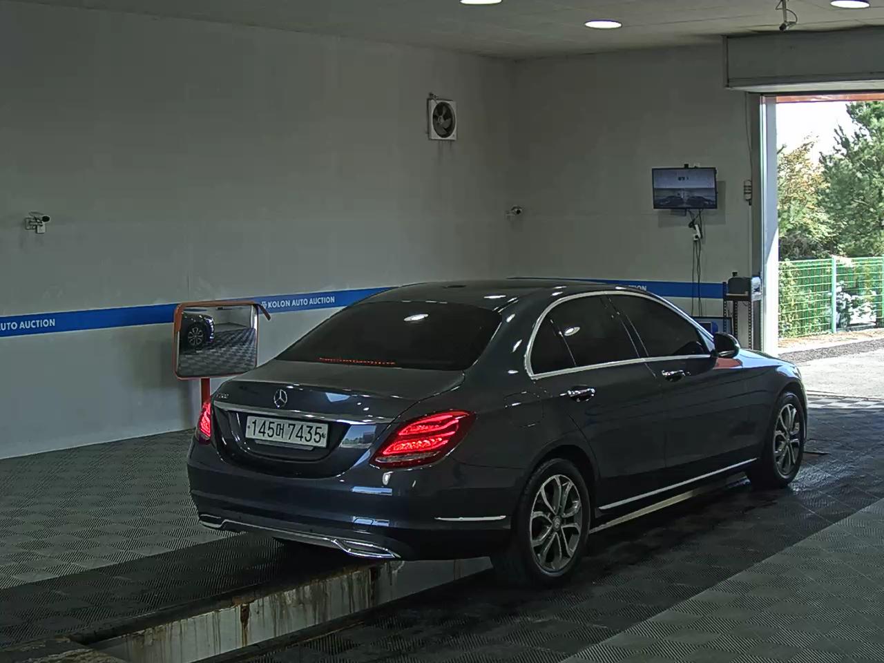 مرسيدس بنز C Class 2015 C200
