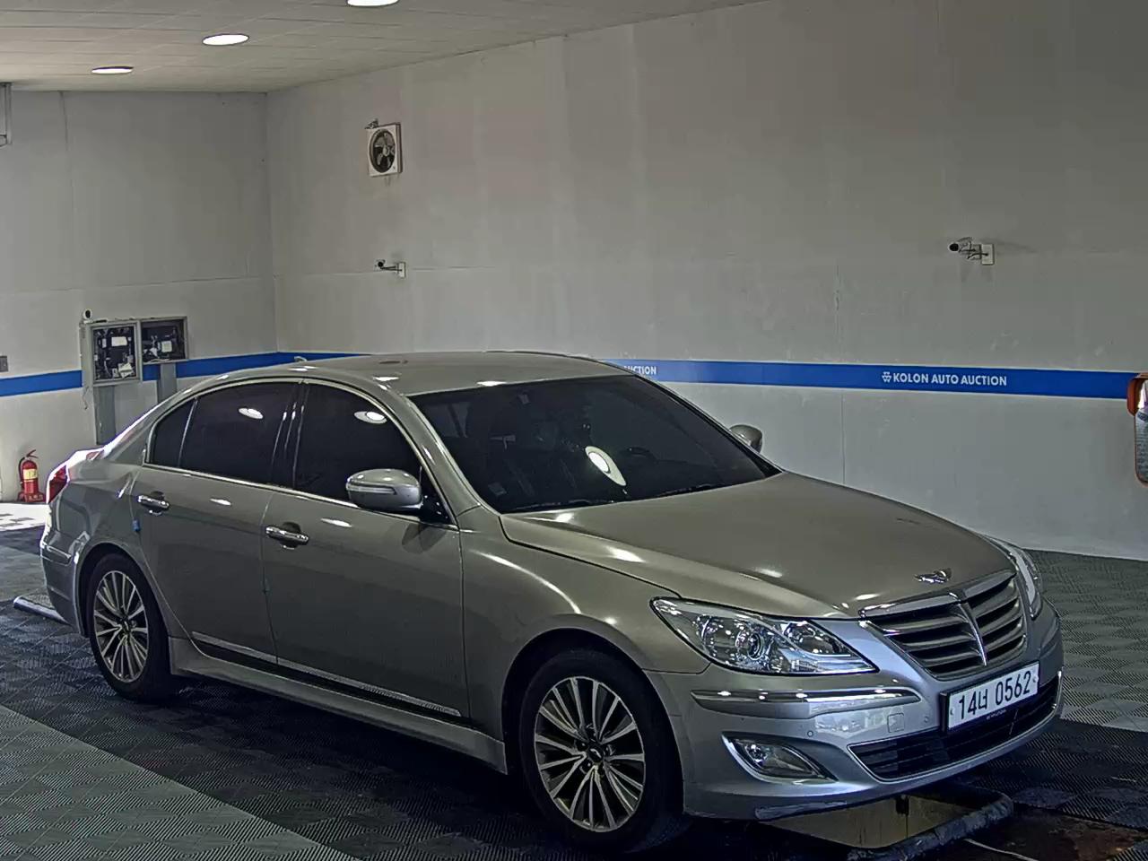 هيونداي جينيسيس Dh G330 مودرن 2013 بريميوم