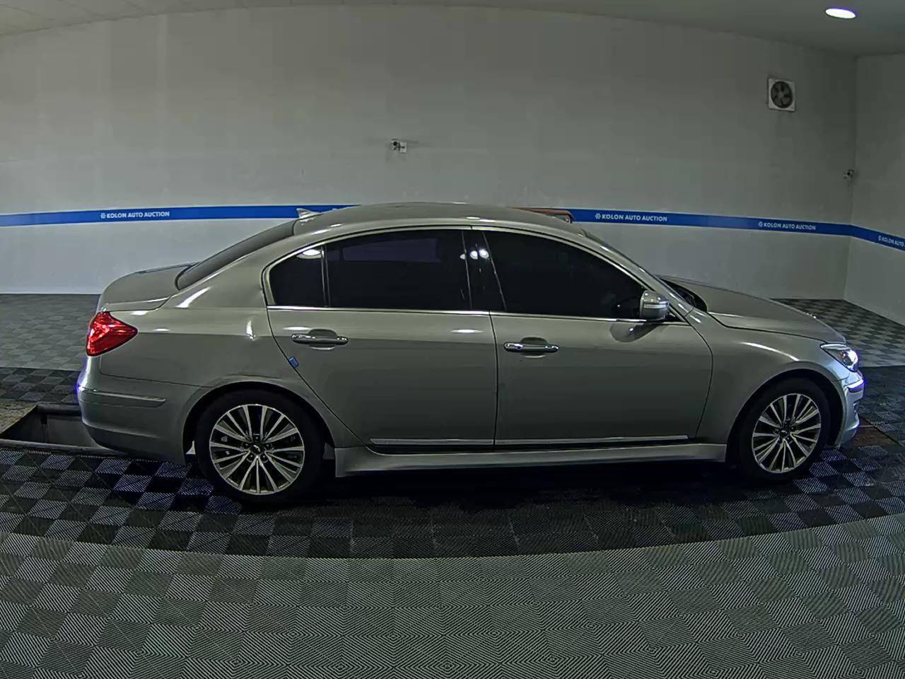 هيونداي جينيسيس Dh G330 مودرن 2013 بريميوم