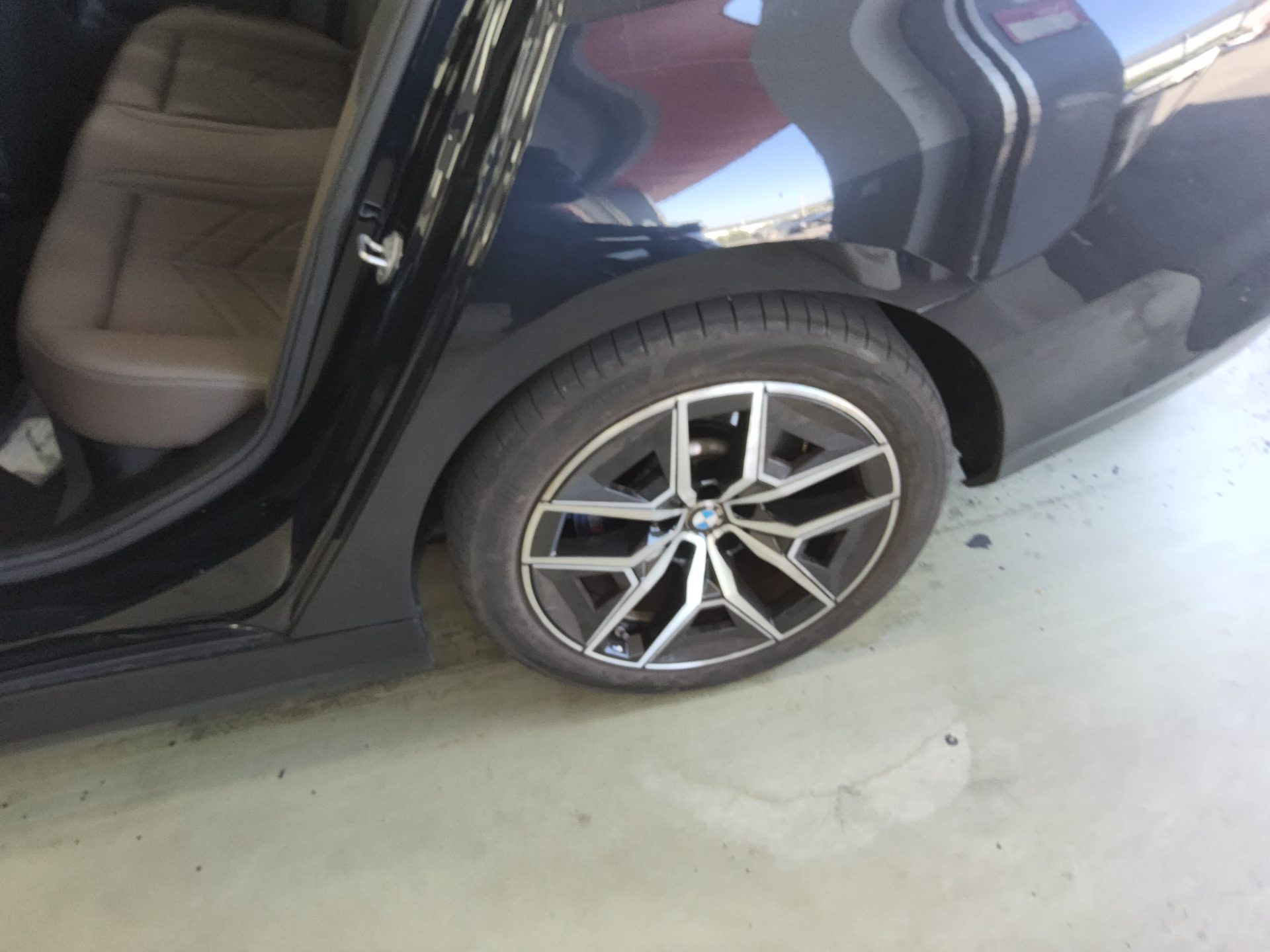 بي إم دبليو 5 Series 2025 SPORT