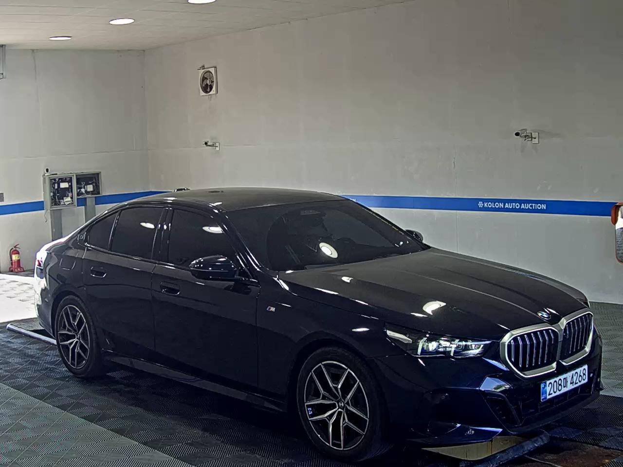 بي إم دبليو 5 Series 2025 SPORT