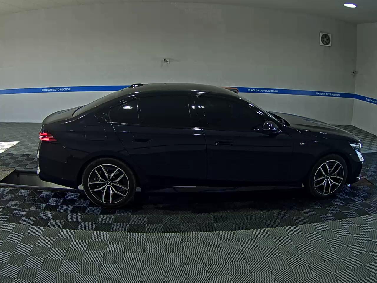 بي إم دبليو 5 Series 2025 SPORT