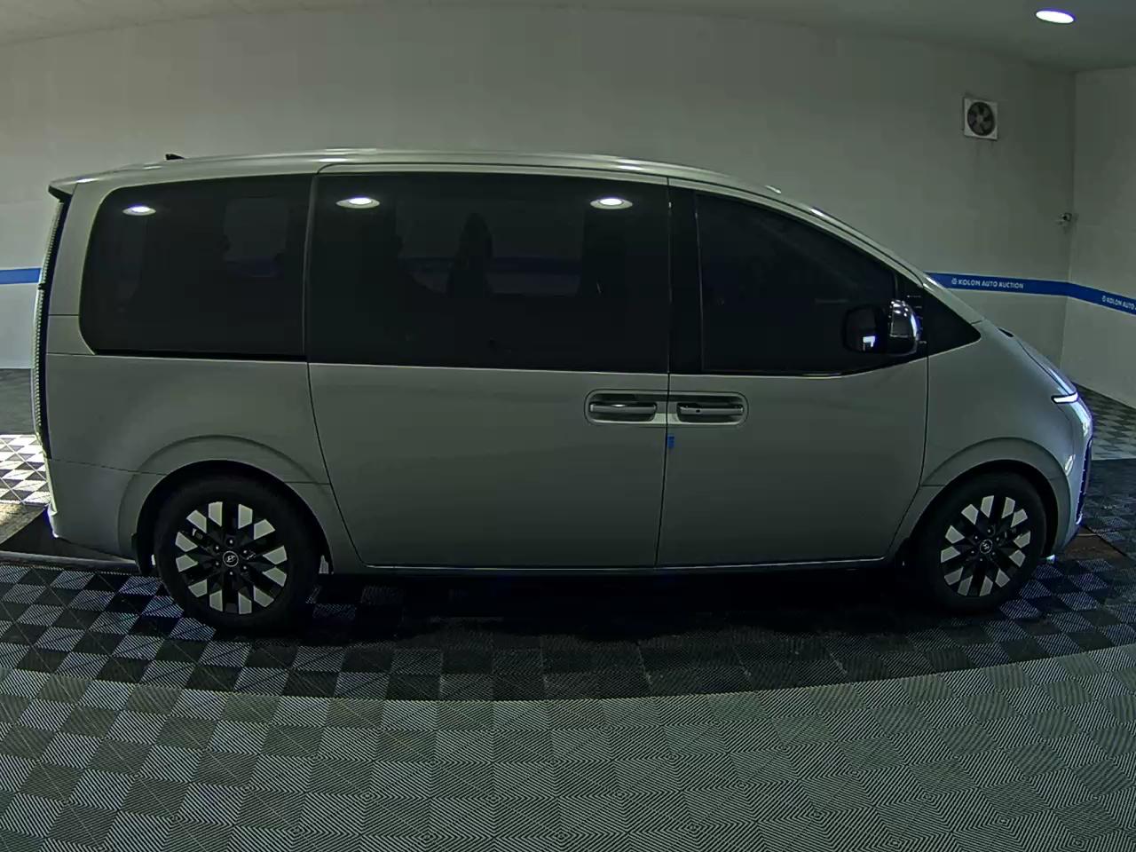 هيونداي ستاريا 2023 PRESTIGE