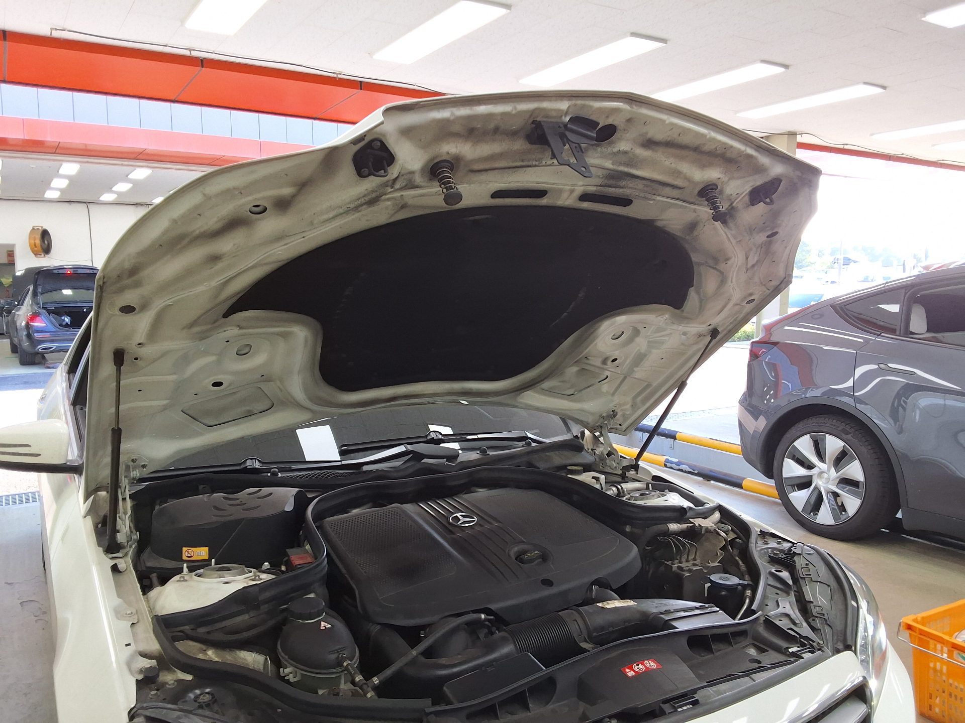 مرسيدس بنز E Class 2014 E220