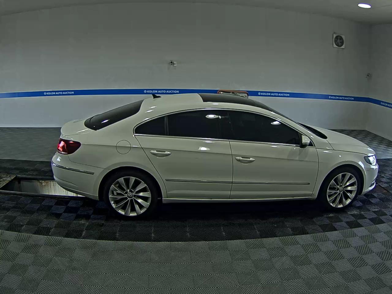 فولكس فاجن Cc 2015