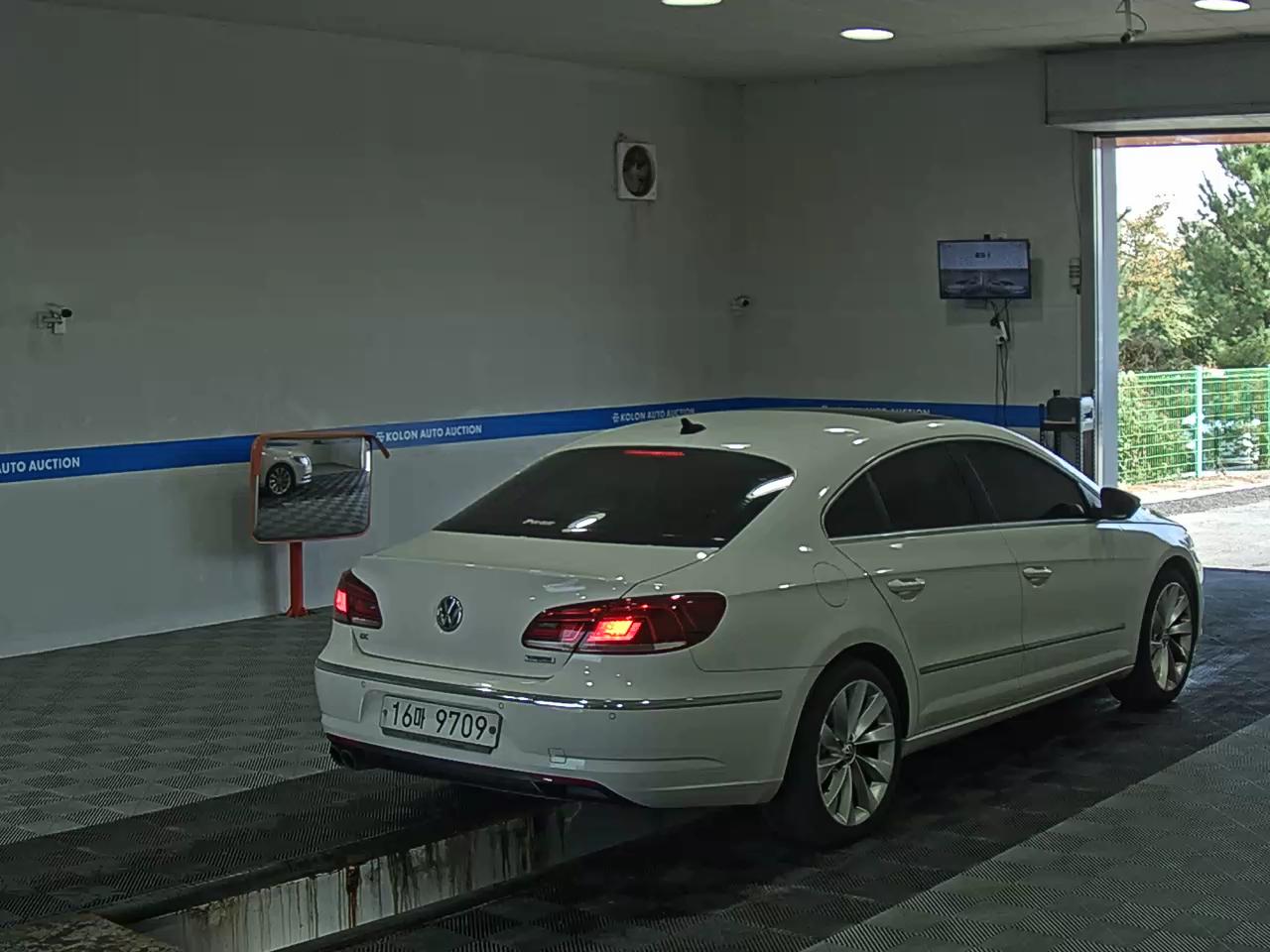 فولكس فاجن Cc 2015