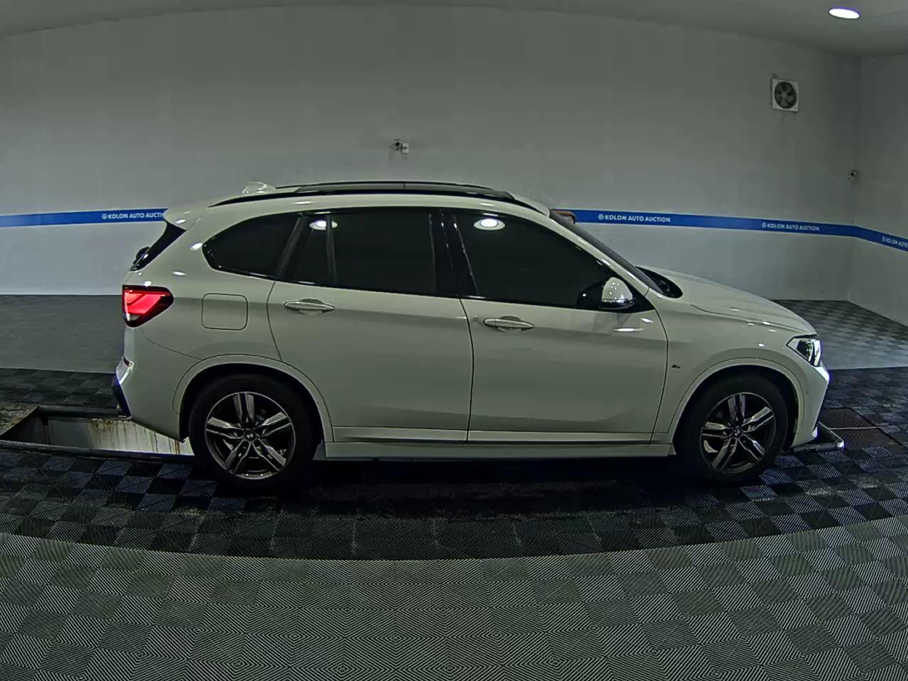 بي إم دبليو X1 2021 SPORT