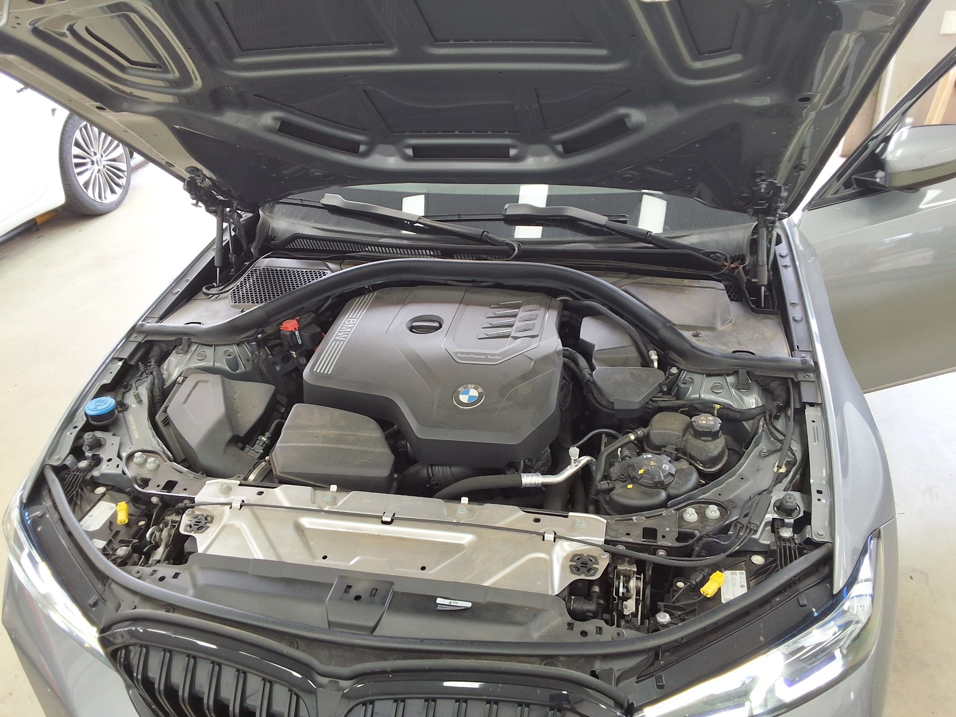 بي إم دبليو 3 Series 2024 SPORT