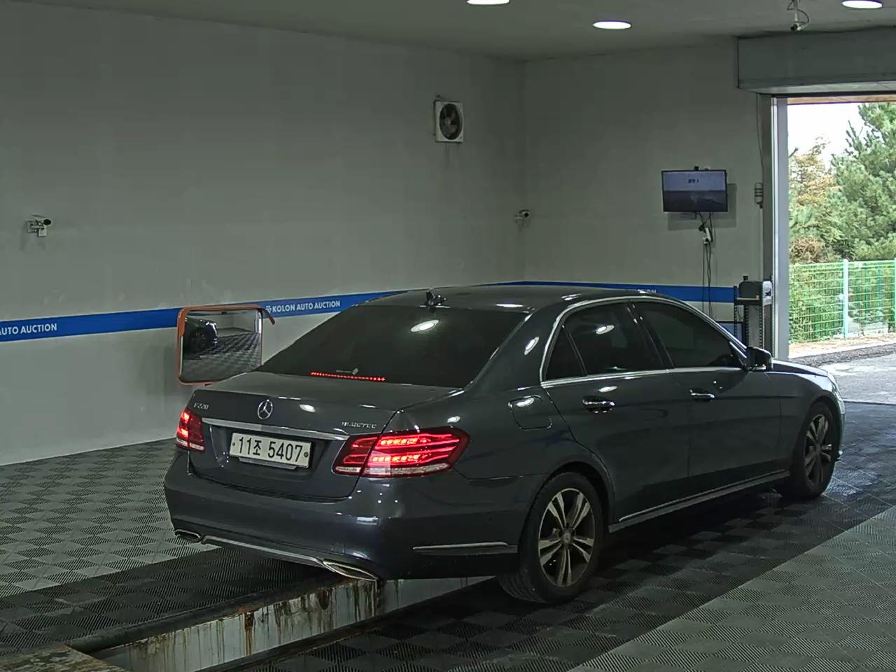 مرسيدس بنز E Class 2016 E220