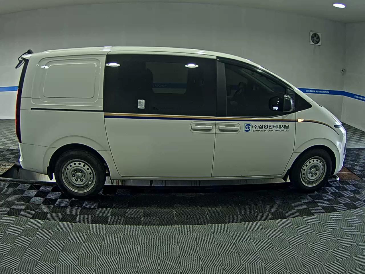 هيونداي ستاريا 2022 SMART