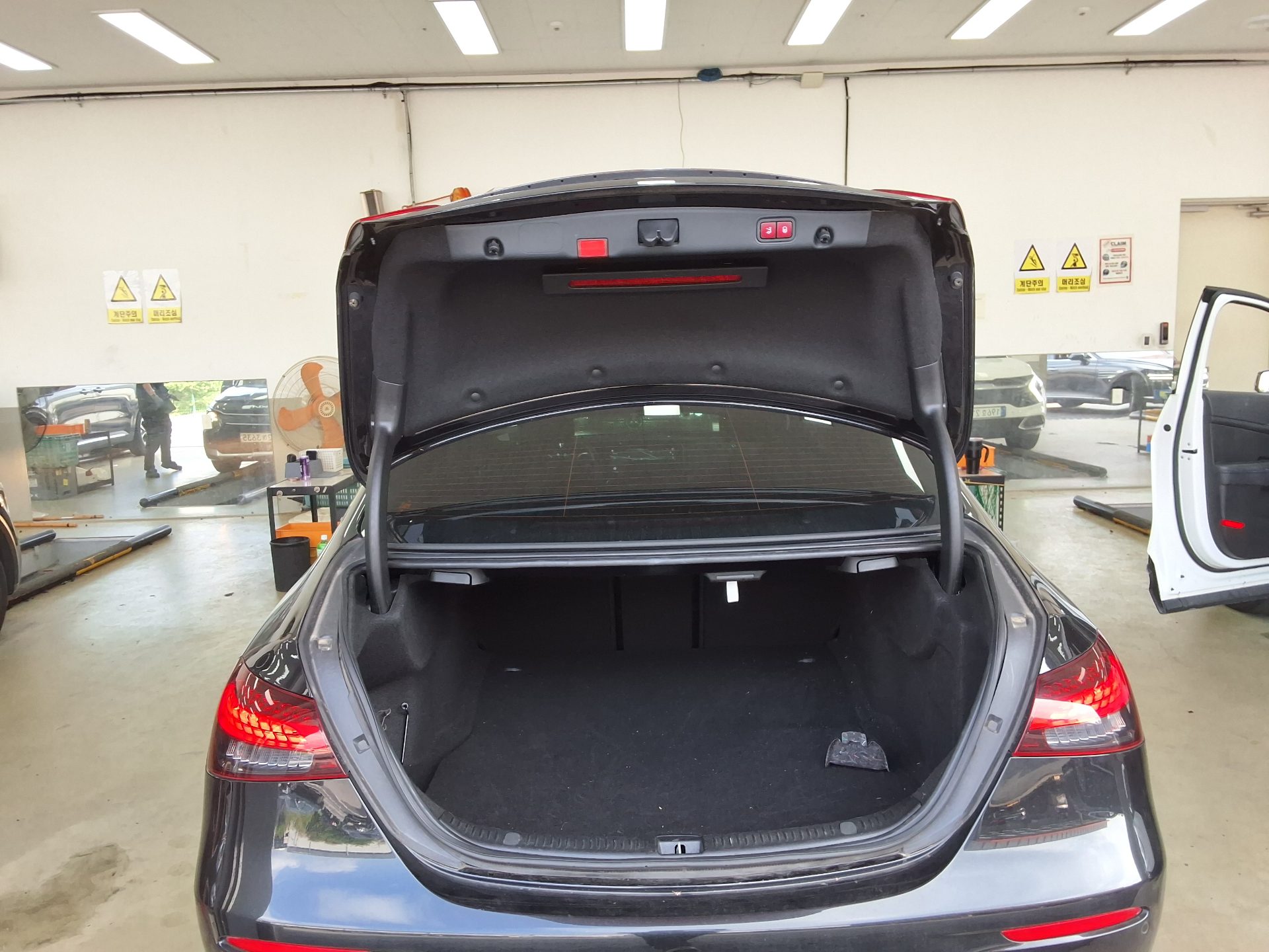 مرسيدس بنز E Class 2022 4MATIC LINE