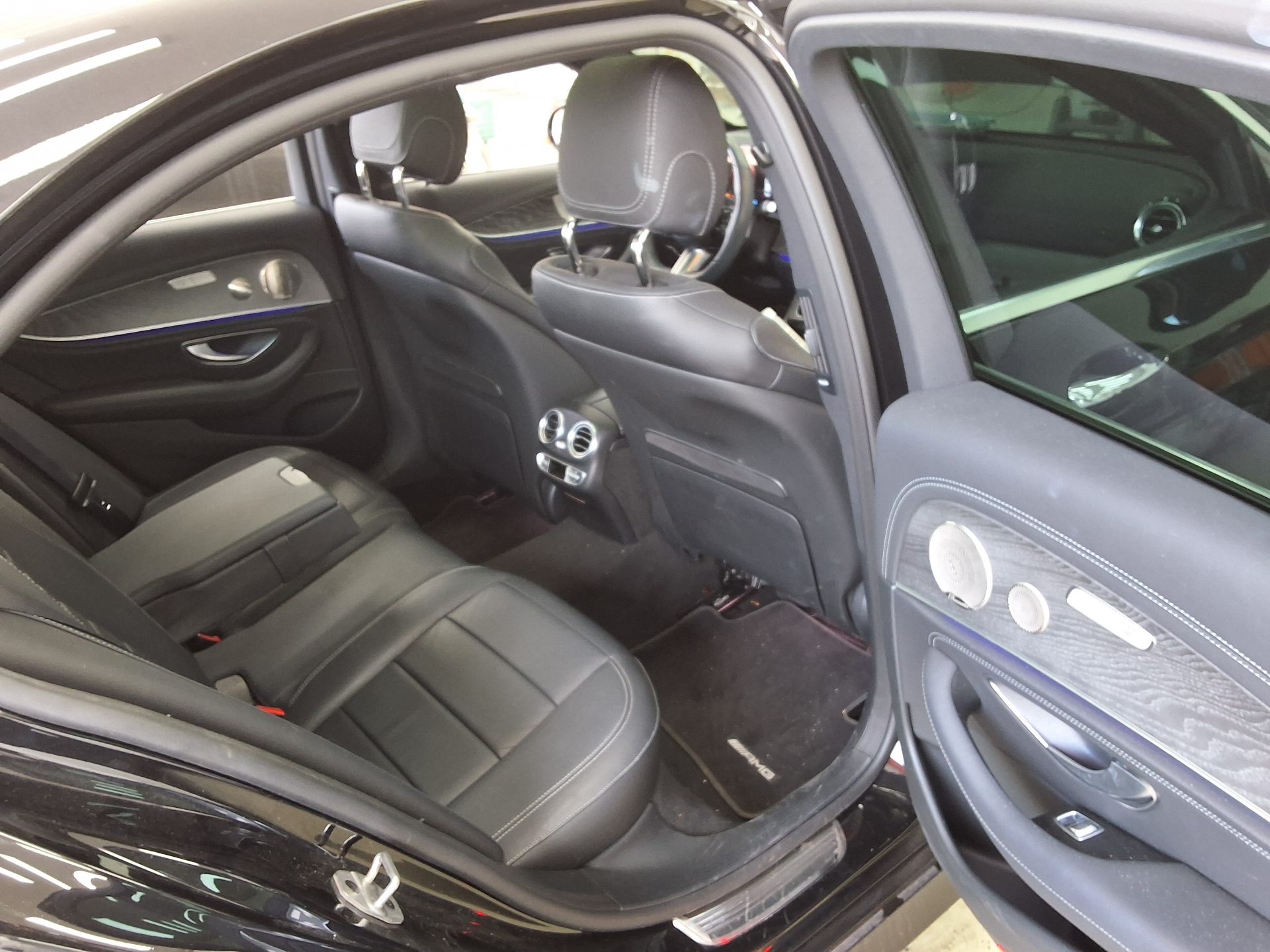 مرسيدس بنز E Class 2022 4MATIC LINE