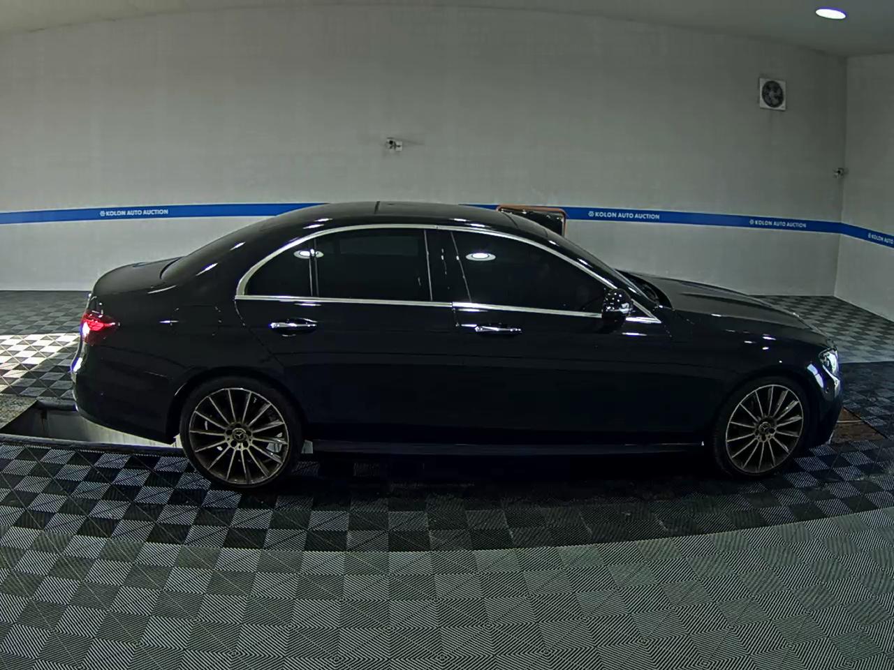 مرسيدس بنز E Class 2022 4MATIC LINE