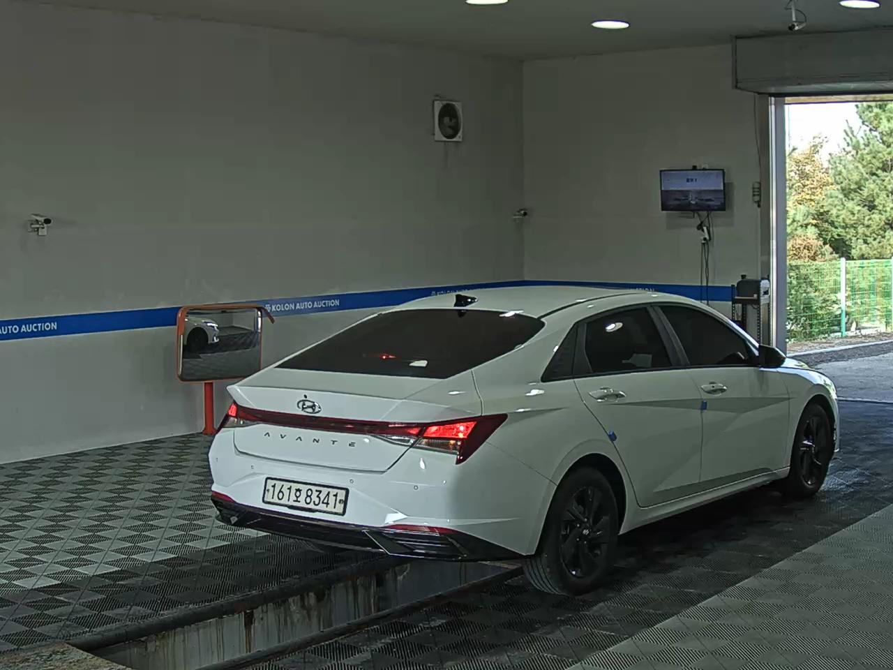 هيونداي أفانتي 2023 MODERN