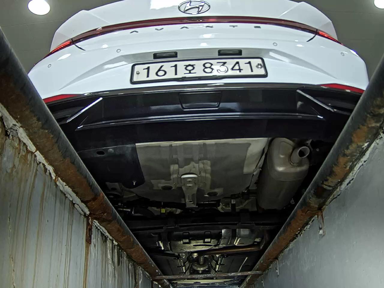 هيونداي أفانتي 2023 MODERN