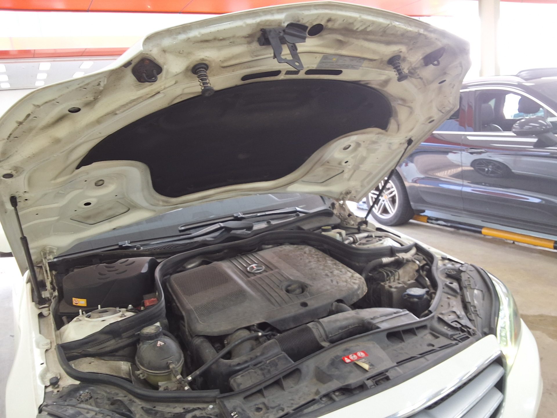 مرسيدس بنز E Class 2014 E220