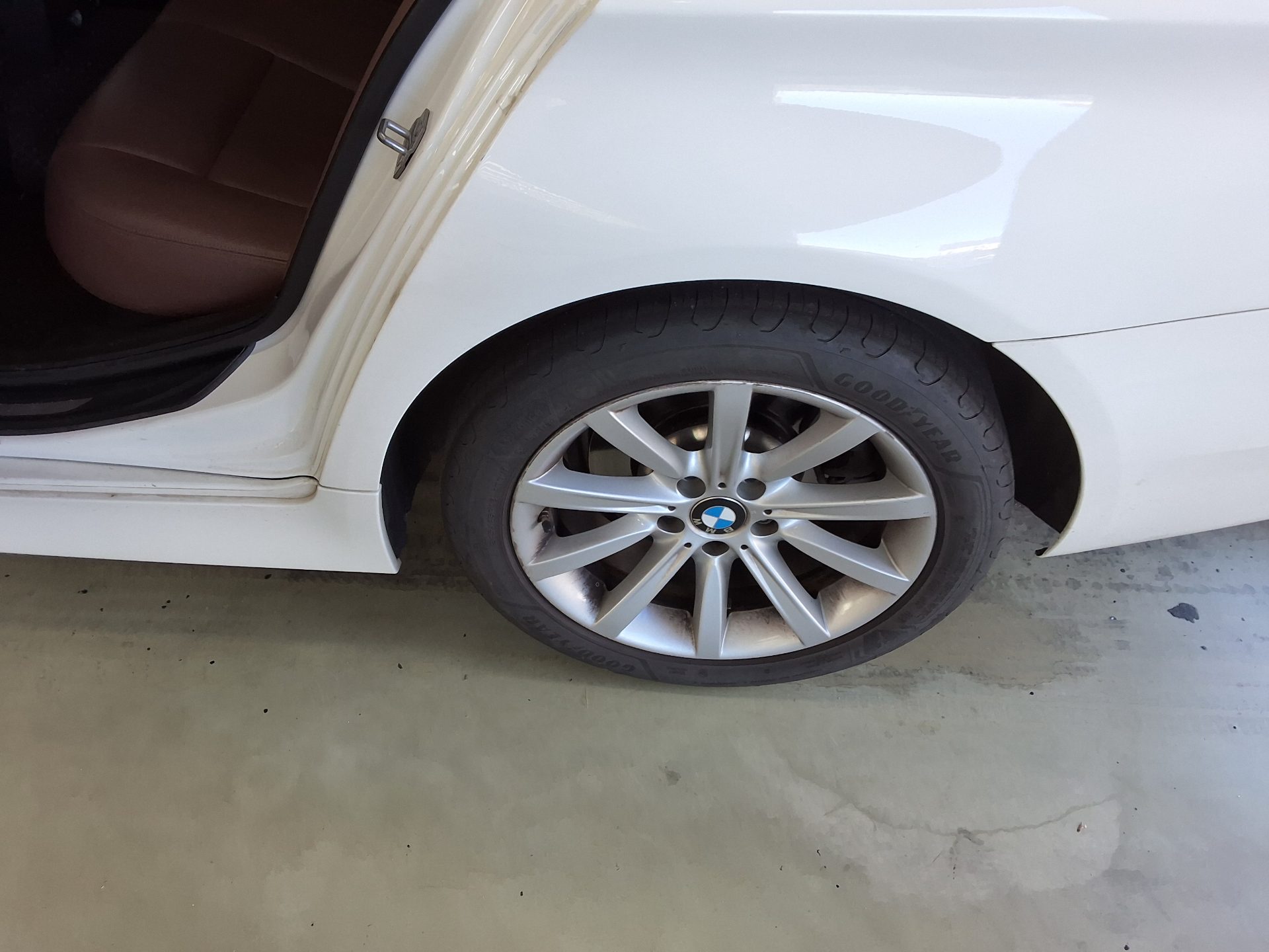 بي إم دبليو 5 Series 2015 528i