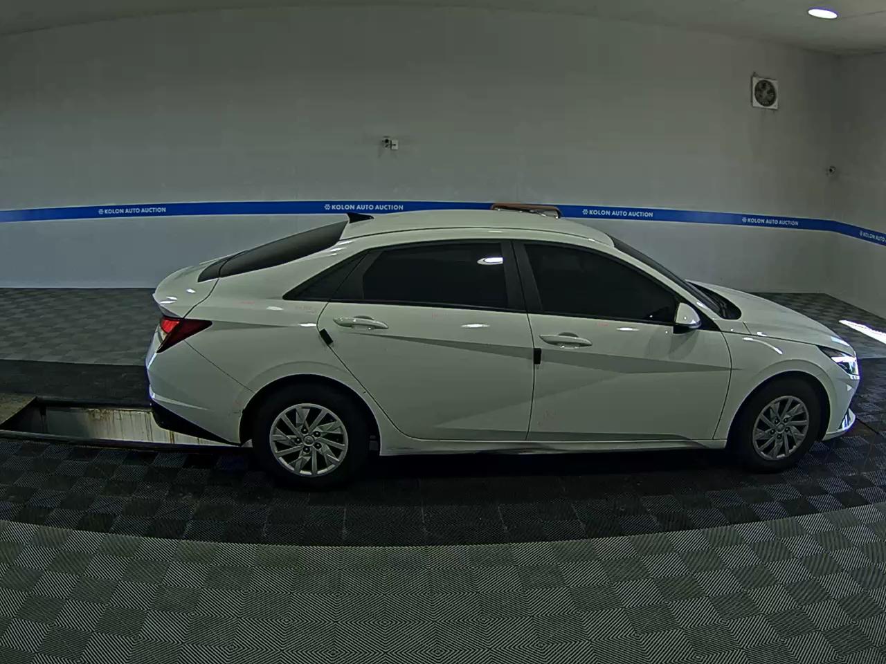 هيونداي أفانتي 2021 STYLE
