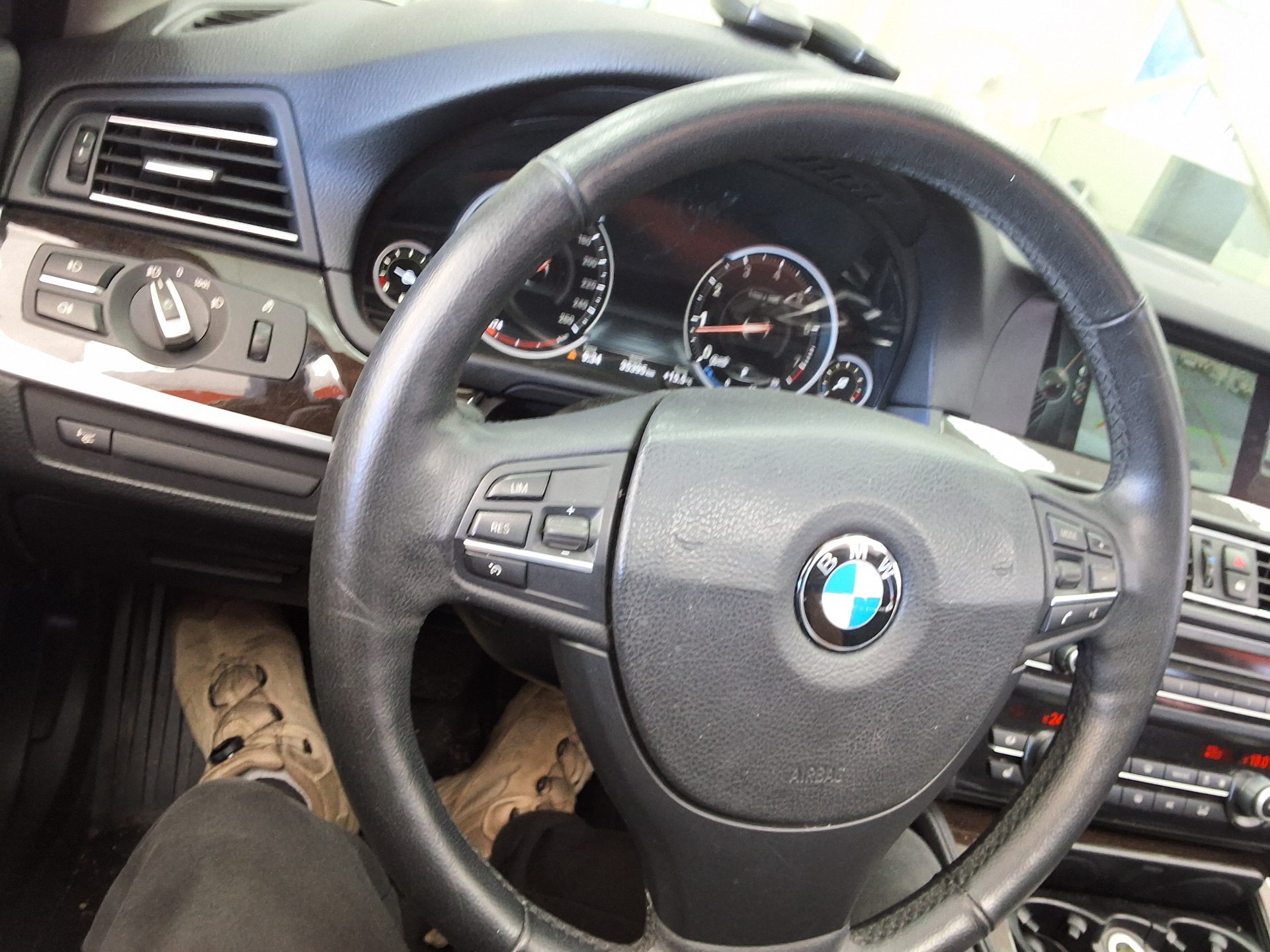 بي إم دبليو 5 Series 2013 528i