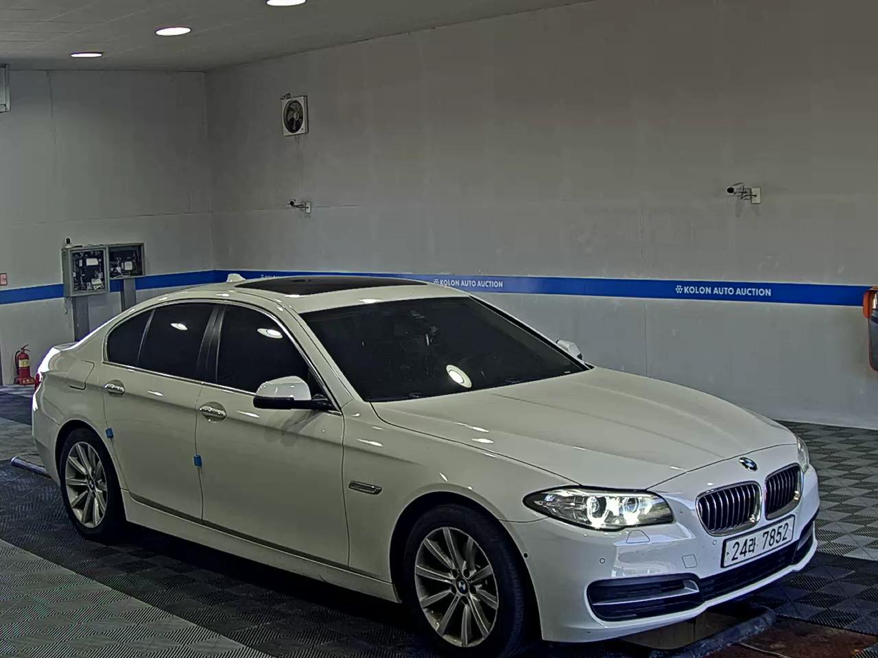 بي إم دبليو 5 Series 2015 528i