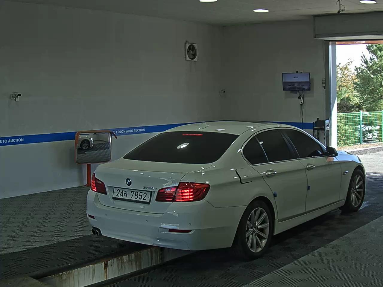 بي إم دبليو 5 Series 2015 528i