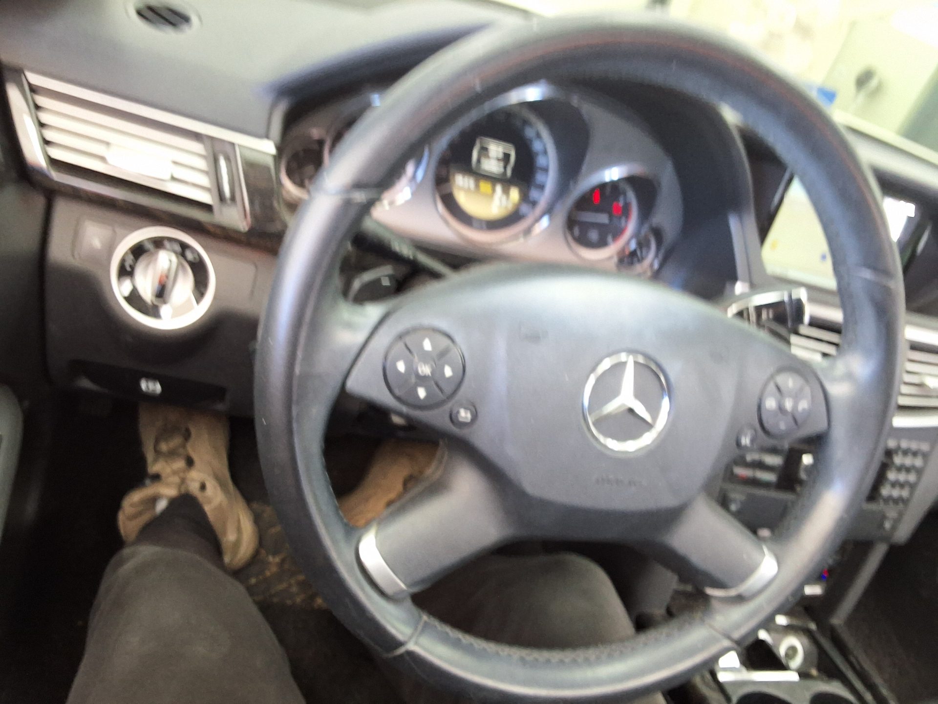 مرسيدس بنز E Class 2012 E220
