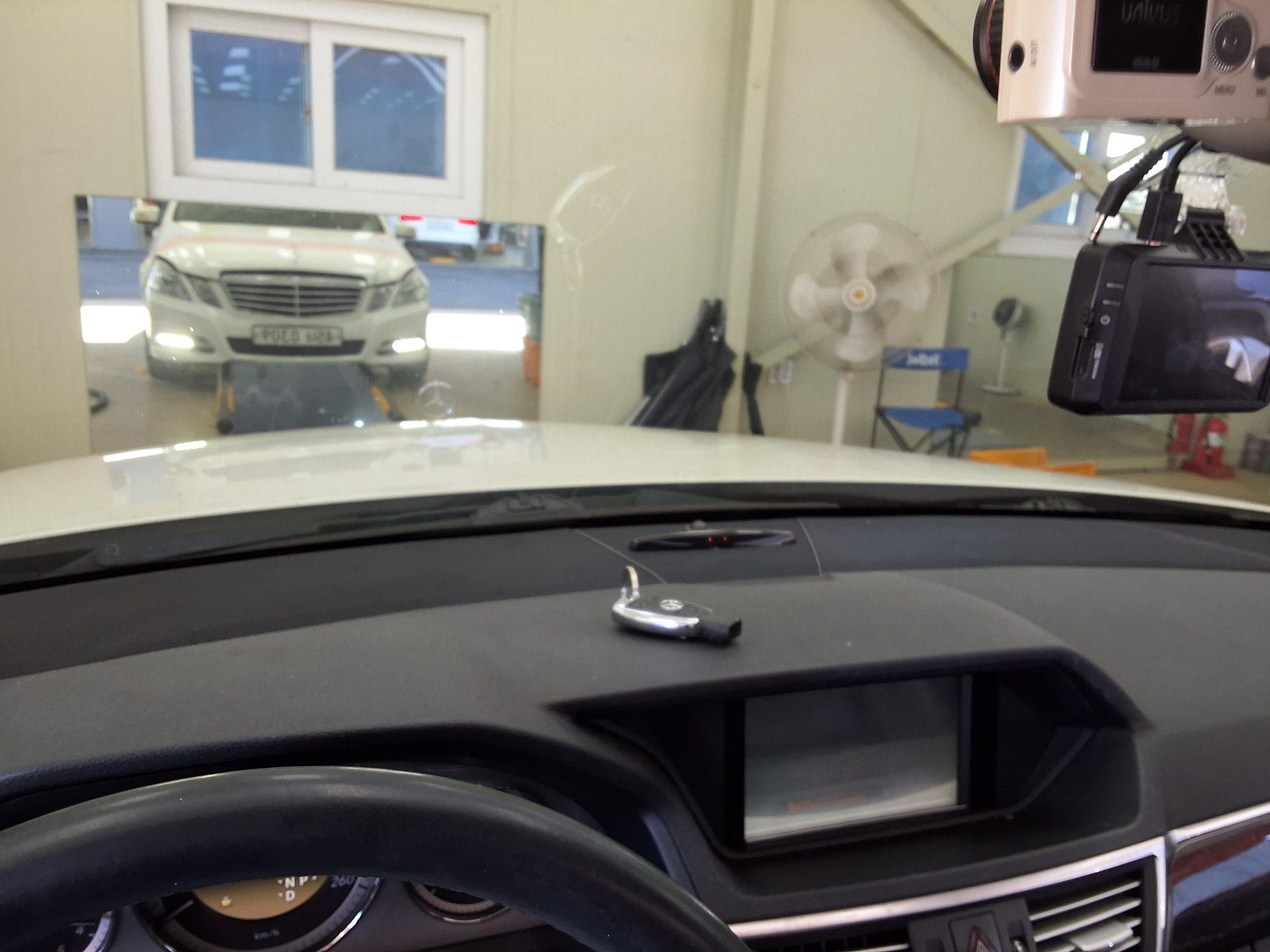 مرسيدس بنز E Class 2012 E220