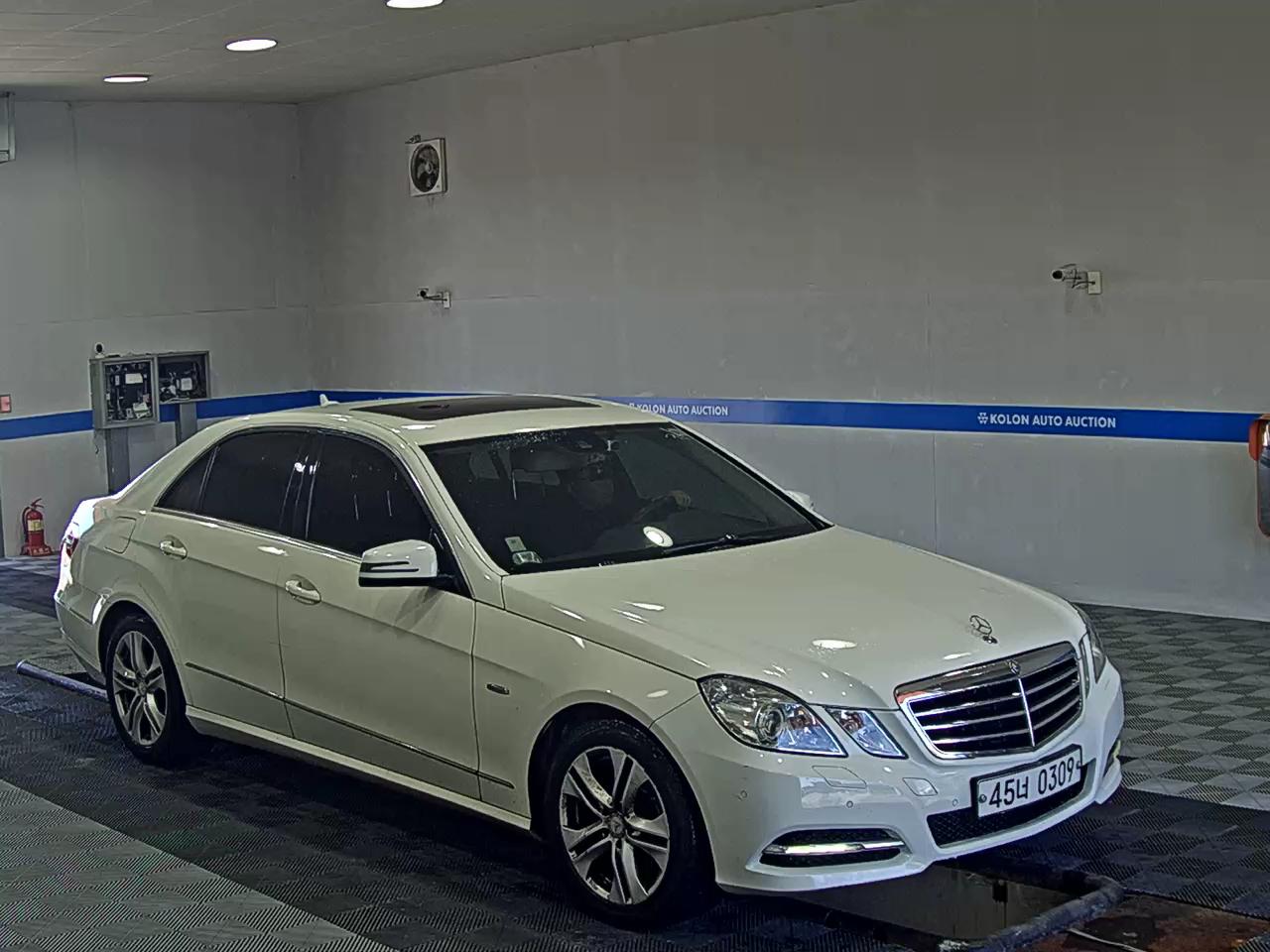 مرسيدس بنز E Class 2012 E220