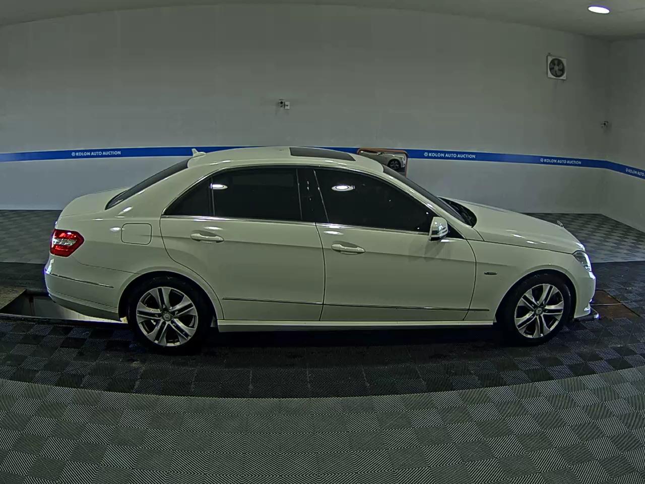 مرسيدس بنز E Class 2012 E220