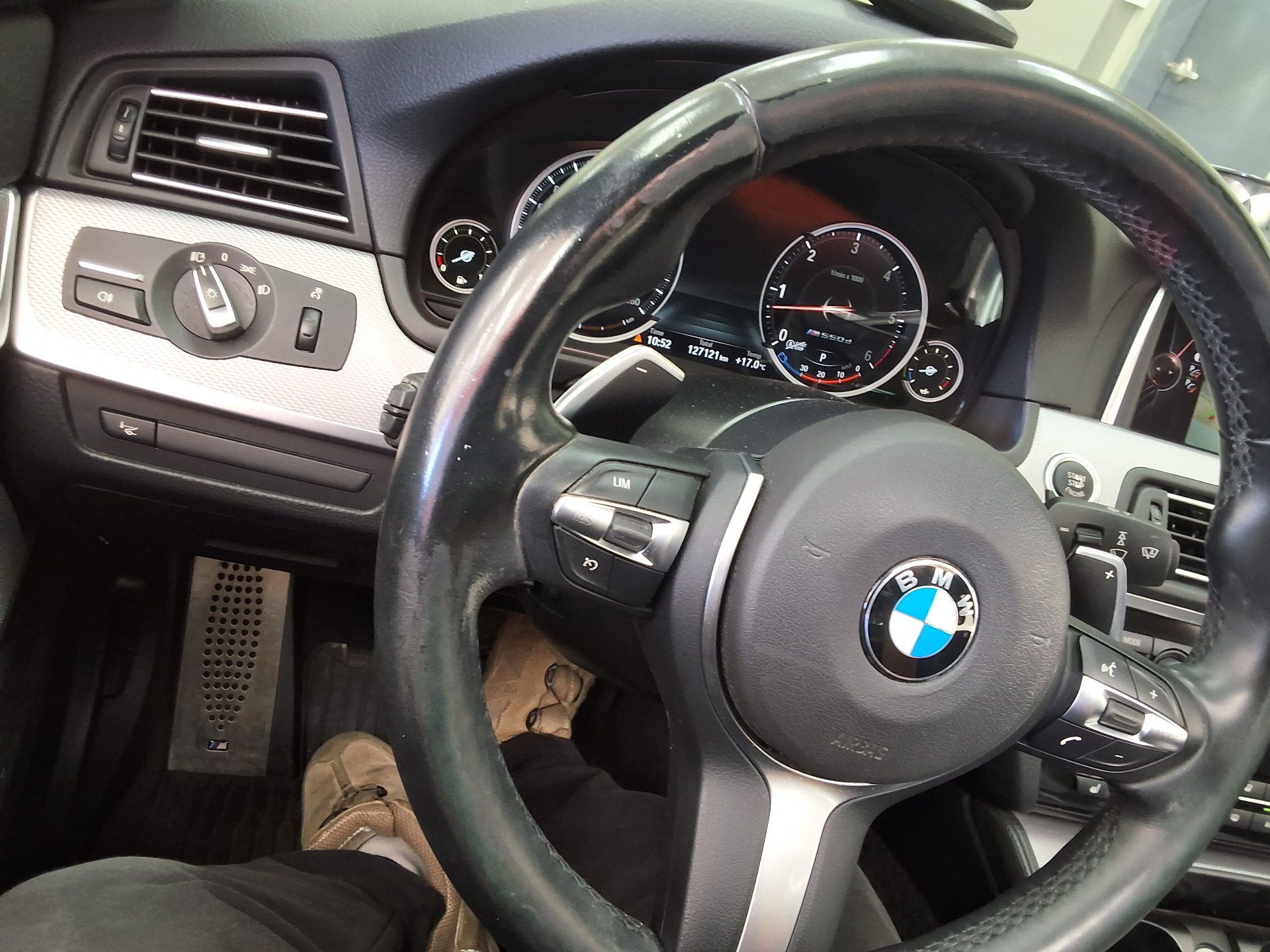 بي إم دبليو 5 Series 2015 M550d