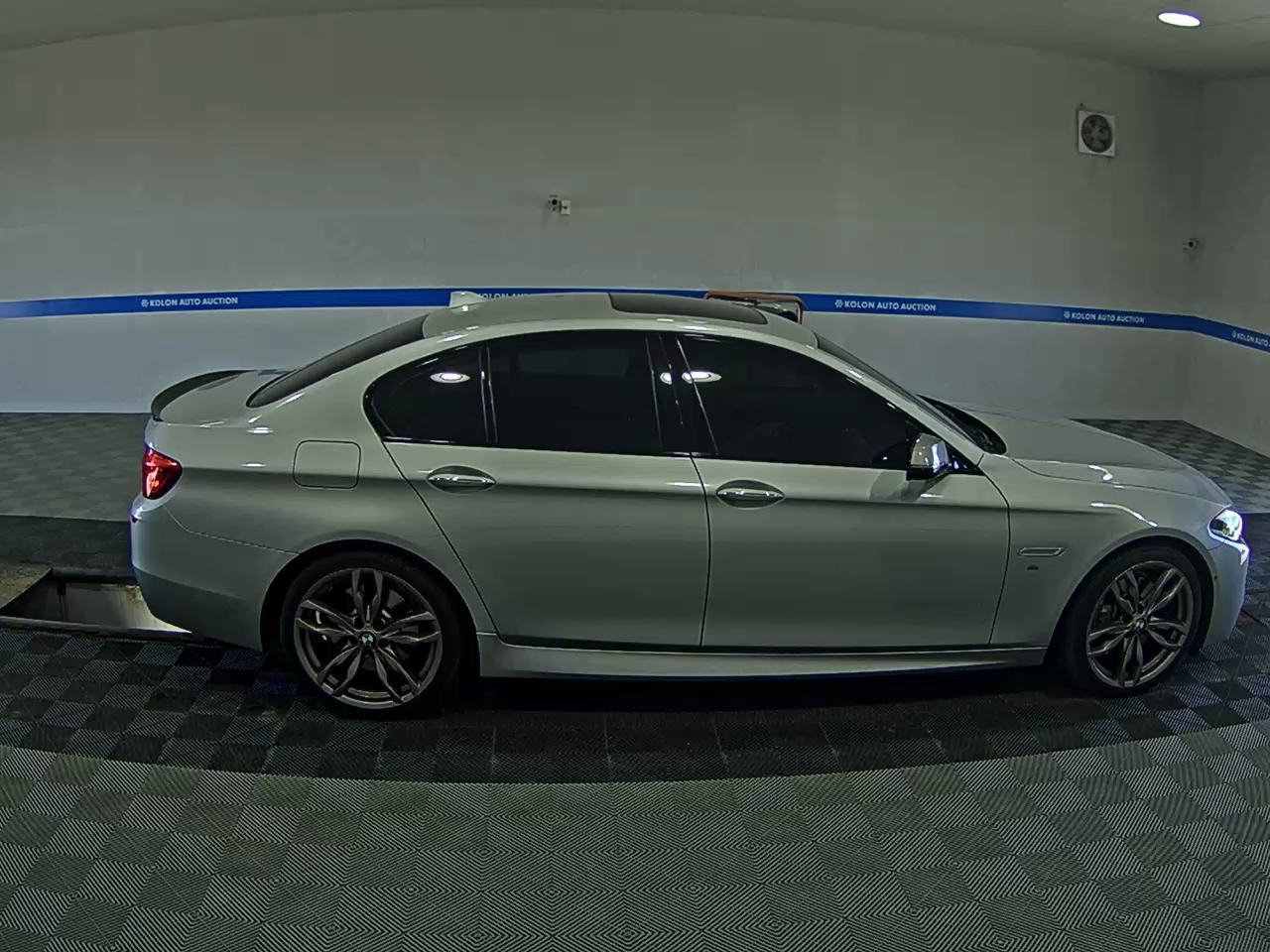 بي إم دبليو 5 Series 2015 M550d