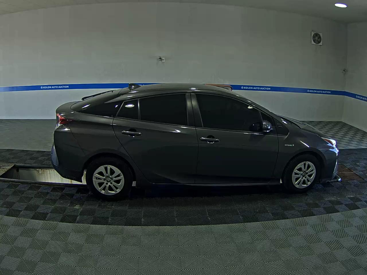 تويوتا بريوس 2017