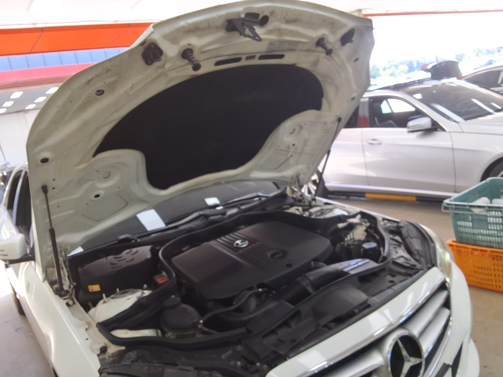 مرسيدس بنز E Class 2014 4MATIC